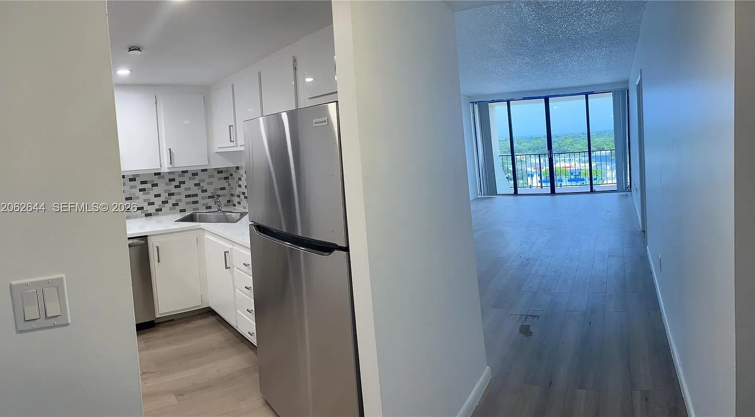 Greenwich Ph I Condo — Photo 3