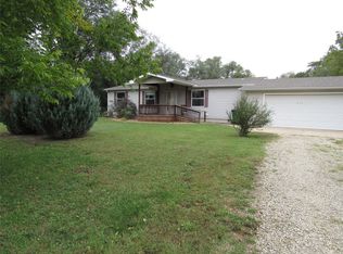 436 W 6th St, Solomon, KS 67480