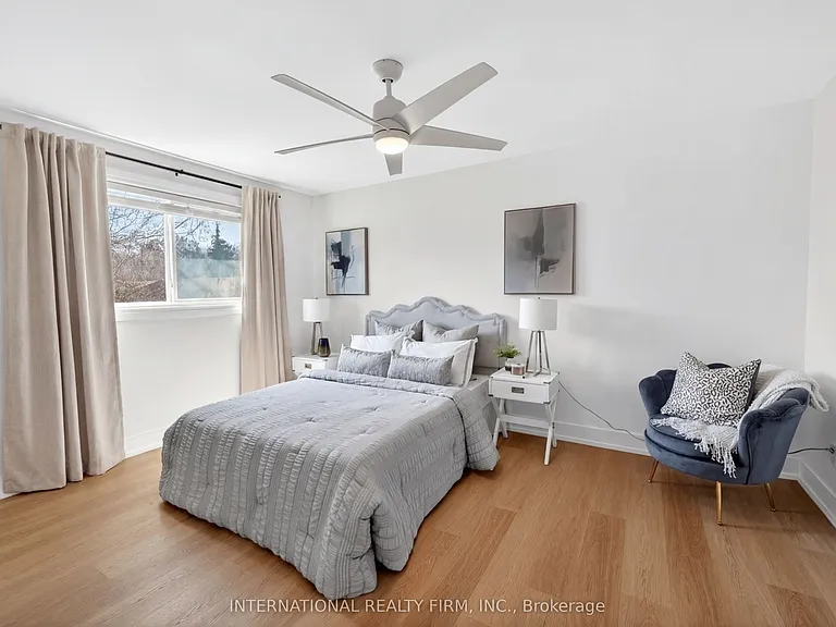 26 Dellbrook Cres — Photo 14