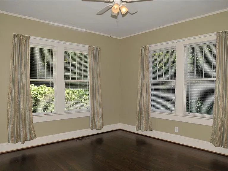 602 Sherwood Rd NE — Photo 5
