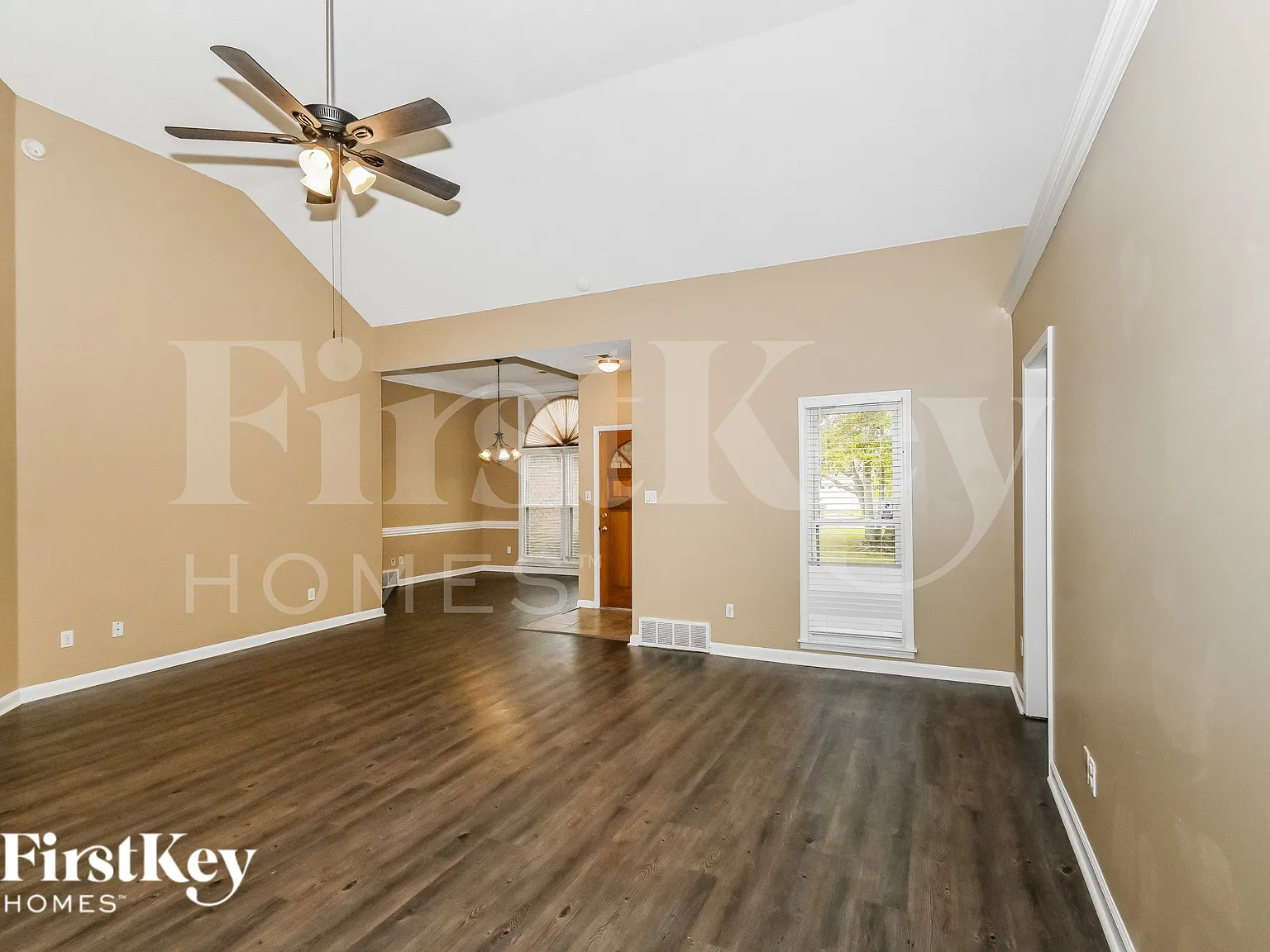 3 bed, 2.0 bath, 2165 sqft, $1,755 — Photo 2