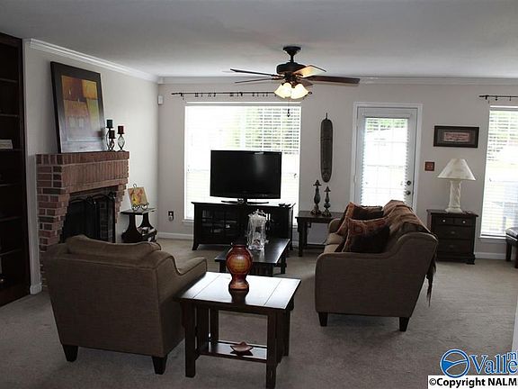 3rd image of 109 Brenna Ln