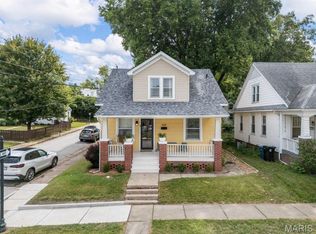 630 N 6th St, Saint Charles, MO 63301