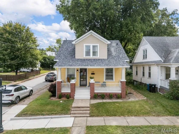 630 N 6th St, Saint Charles, MO 63301