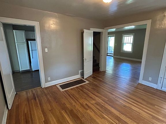 4th image of 5326 Charlotte St