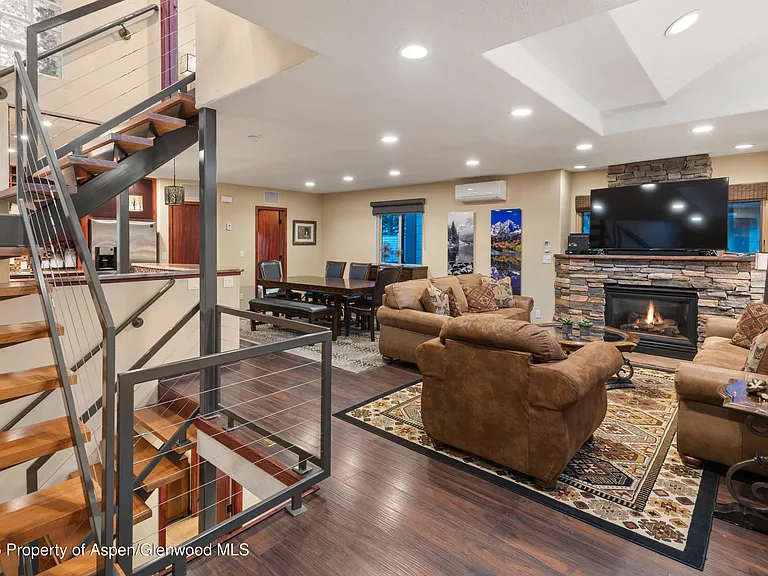 650 S Monarch St #4 — Photo 2