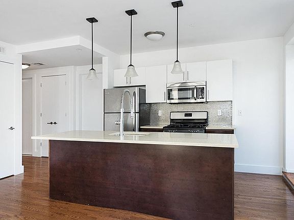 3rd image of 80 Meserole St APT 3D