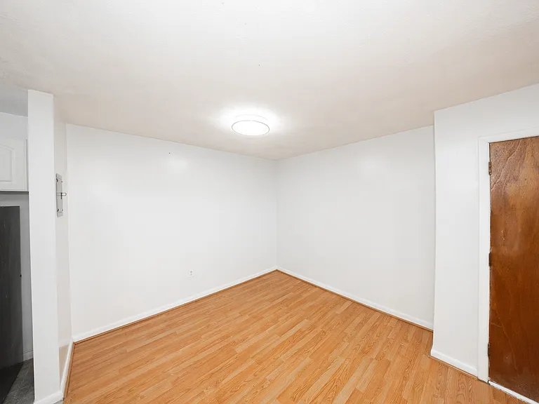 12 Williamsburg Ct #1 — Photo 19