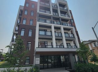 135 Canon Jackson Dr #101, Toronto, ON M6M 0C3