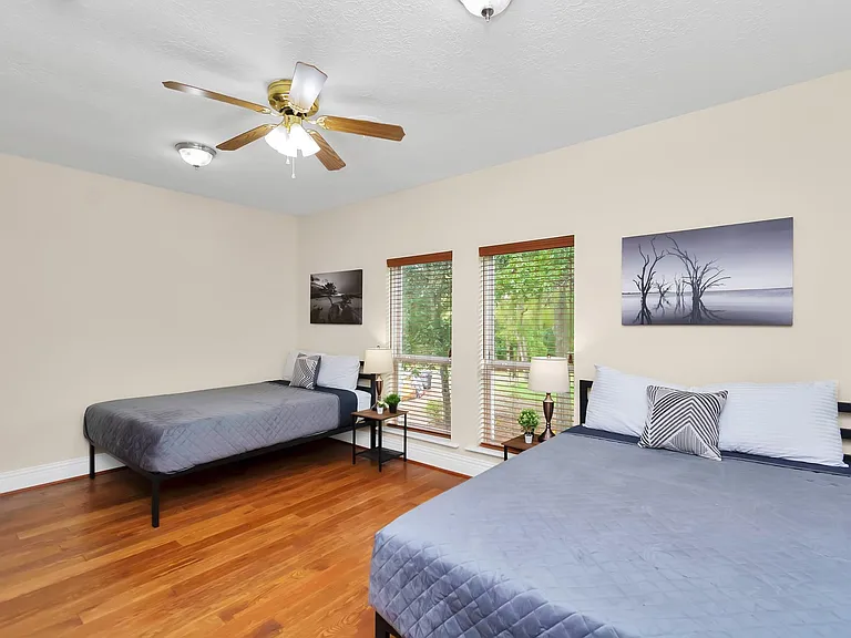 1730 Lakeshore Dr — Photo 23
