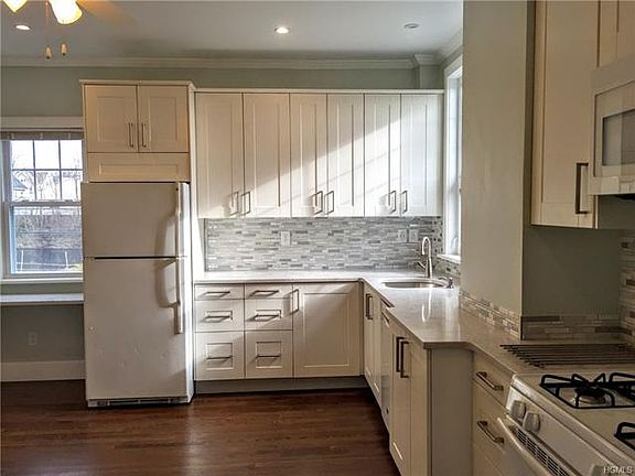 4th image of 419 Jefferson Ave