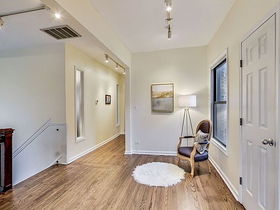 4th image of 4414 N Paulina St APT 3