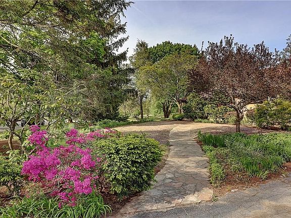 2nd image of 203 Beachmont Ave