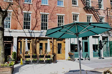 Rented by R New York