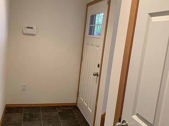 4th image of 9515 Holly Dr #1