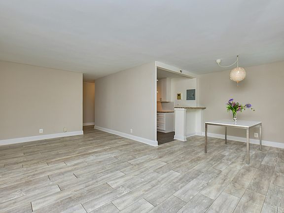 4th image of 2030 N Adams St APT 507