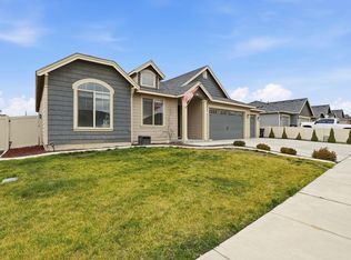 104 Bravo St, Moxee, WA 98936