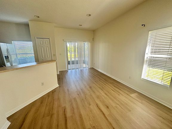 3rd image of 3745 Clubside Pointe Dr