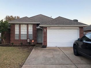 5816 Red River Dr, Dickinson, TX 77539