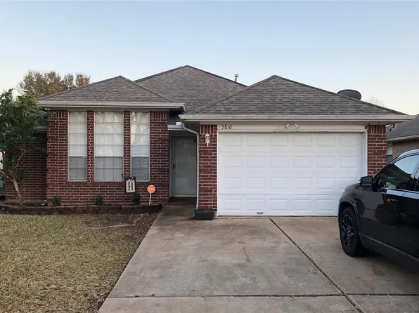 5816 Red River Dr, Dickinson, TX 77539