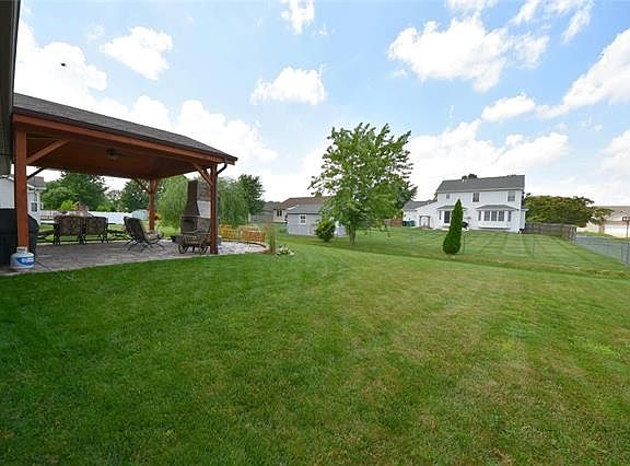 4th image of 1219 Larkspur Dr