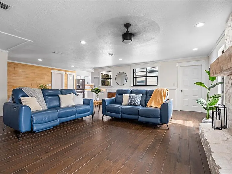 12756 Poinsettia Ave — Photo 9