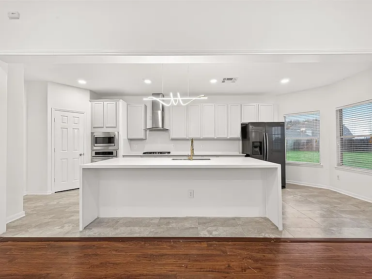 22303 Naple Hollow Ln — Photo 11