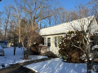 75 Mayberry Ave, Monroe Township, NJ 08831