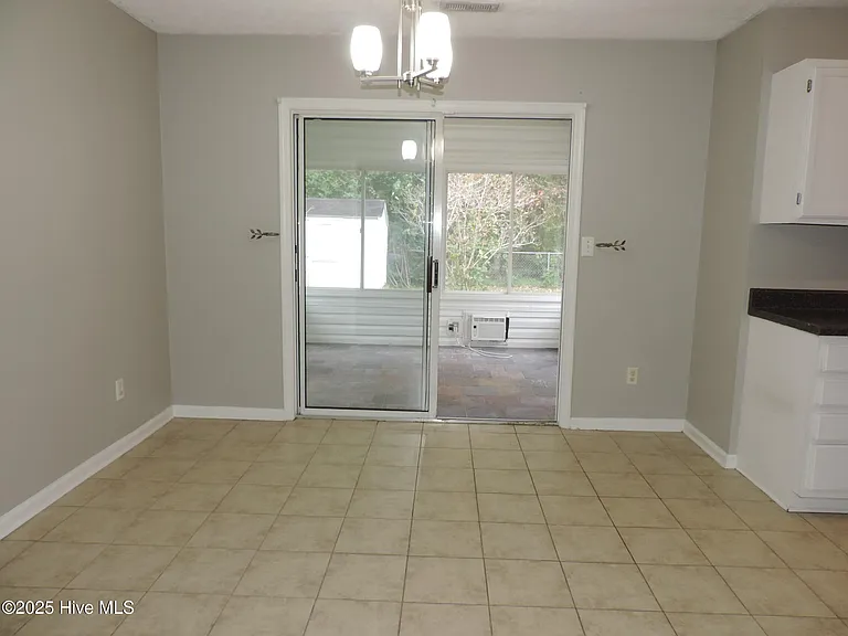 5801 County Line Rd — Photo 6
