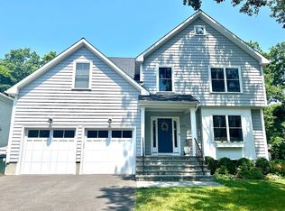 150 Denise Ter, Fairfield, CT 06824