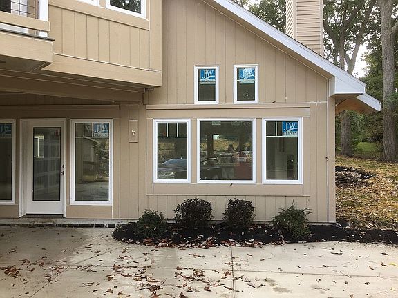3rd image of 31 N Woodwinds Way