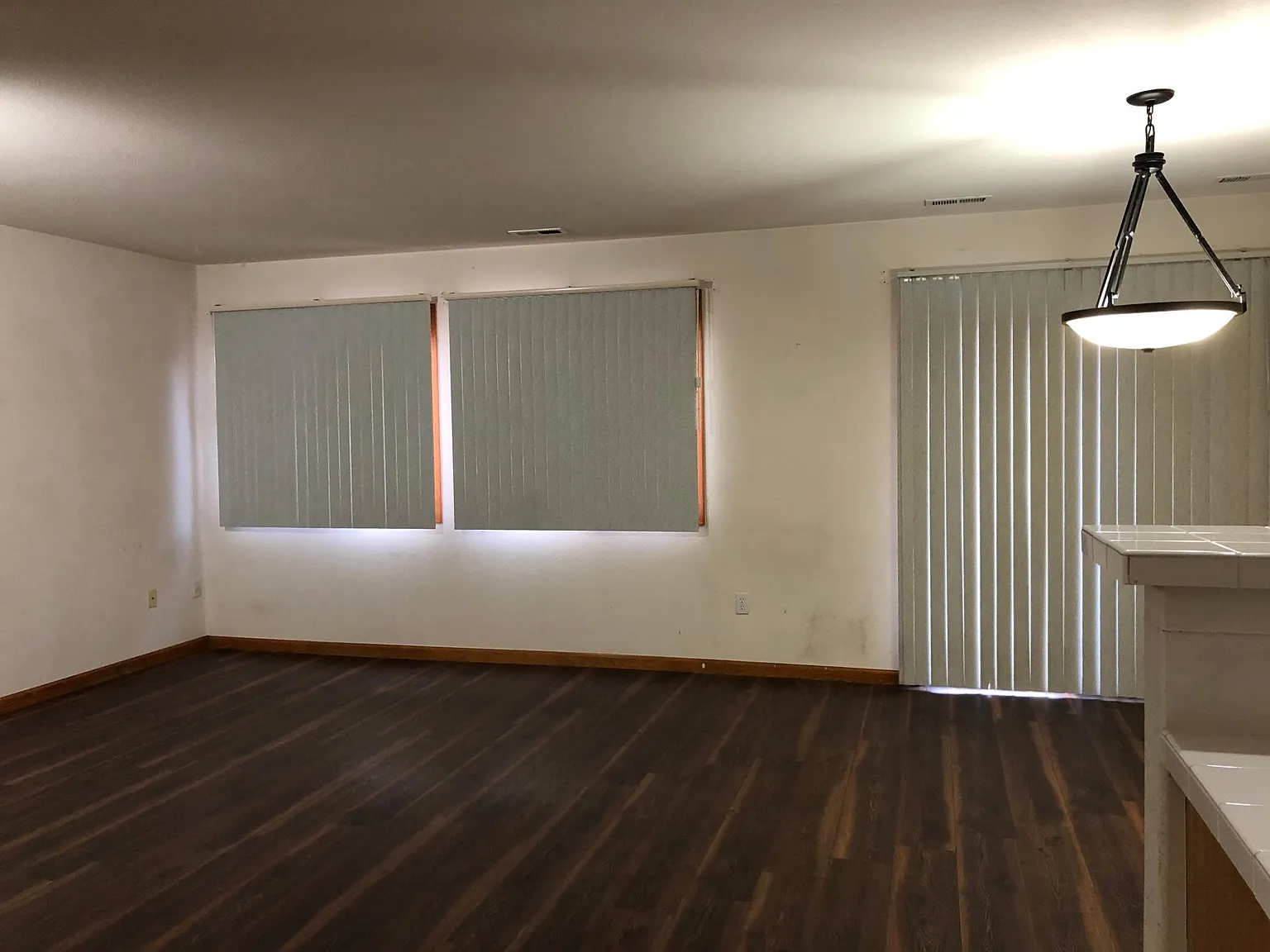 3 bed, 2.5 bath, 1704 sqft, $2,670 — Photo 3