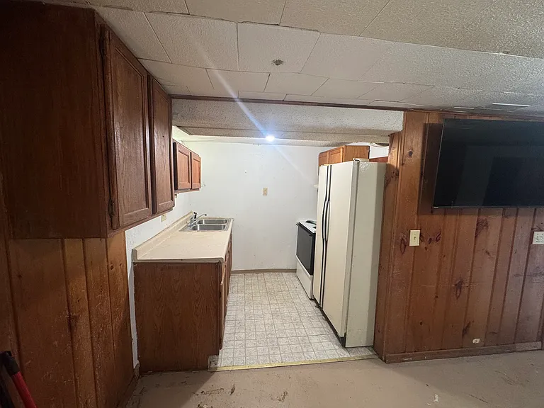 219 Lexington Pkwy N — Photo 14