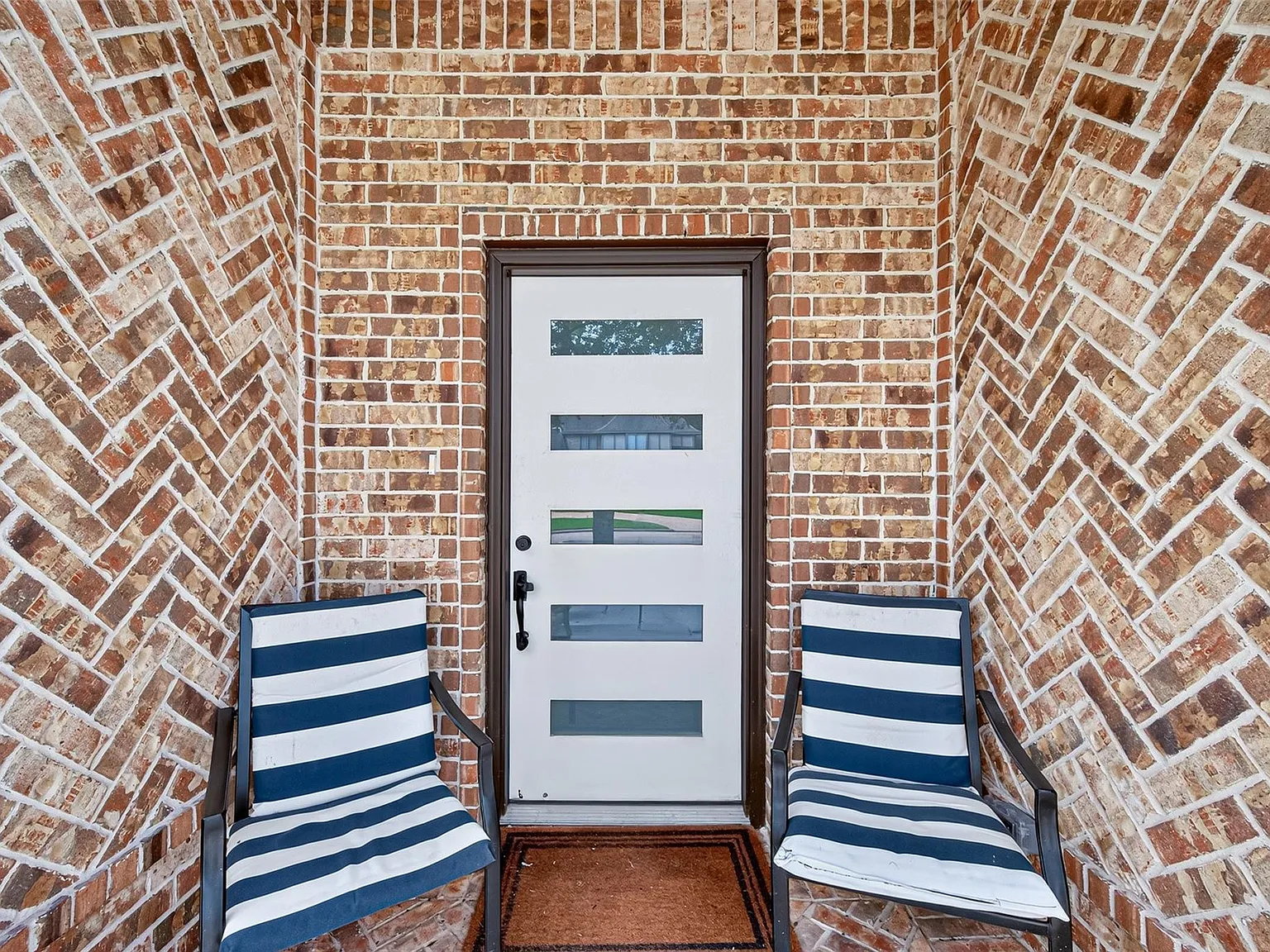5 bed, 3.5 bath, 3400 sqft, $3,250 — Photo 3