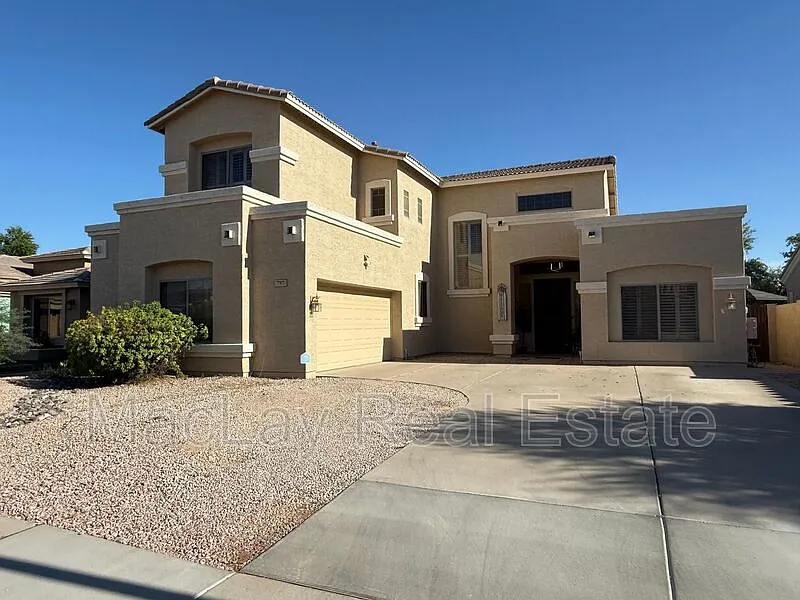757 W Aloe Pl
