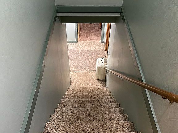 Stairs to basement 