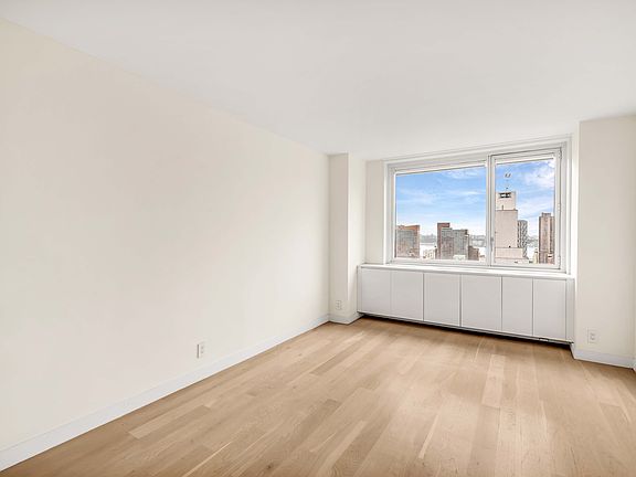 5th image of 301 W 53rd St APT 22E