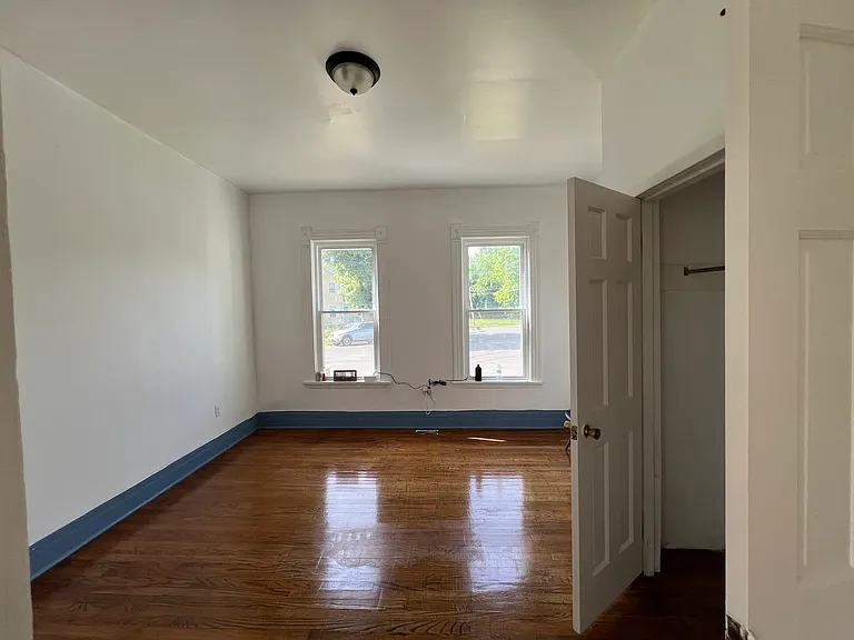 100 Davis St #1 — Photo 1