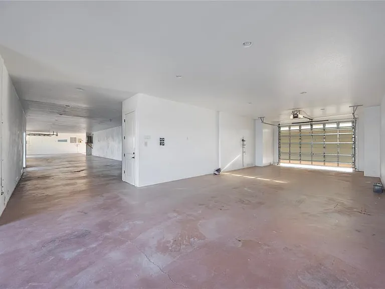 736 Pruitt Dr — Photo 29
