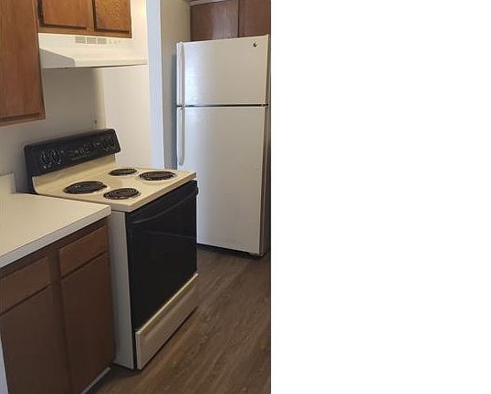 3rd image of 221 N Normal St APT C6