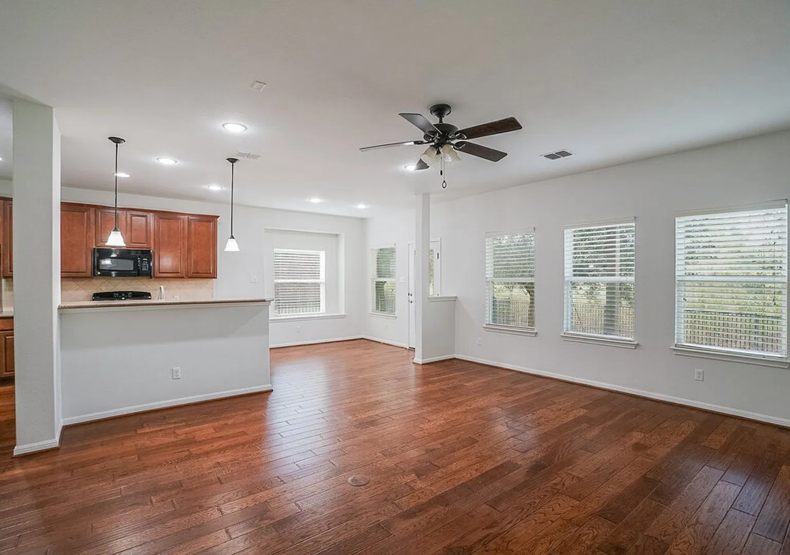 2020 Greenside Trail, Round Rock, TX 78665 — Photo 4