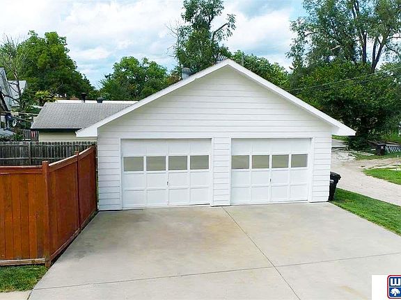3rd image of 1700 N 31st St