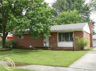 32469 Brown St, Garden City, MI 48135