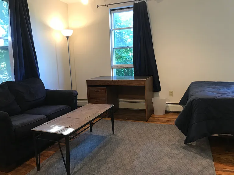 702 E Buffalo St — Photo 2