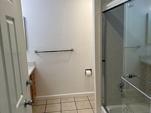 2nd Bathroom shower over tub