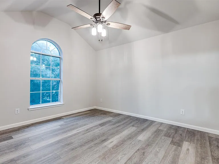 1817 Heron Dr — Photo 22