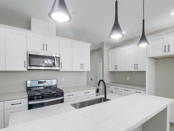 5th image of 3577 40th St