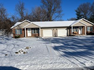 1364 W Leigh Dr, Warsaw, IN 46580