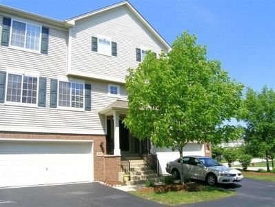 1877 Indian Hill Ln, Aurora, IL, 60503