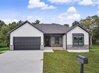 1613 S Ash Ct, Ottawa, KS 66067